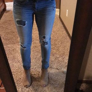 American Eagle jeans .